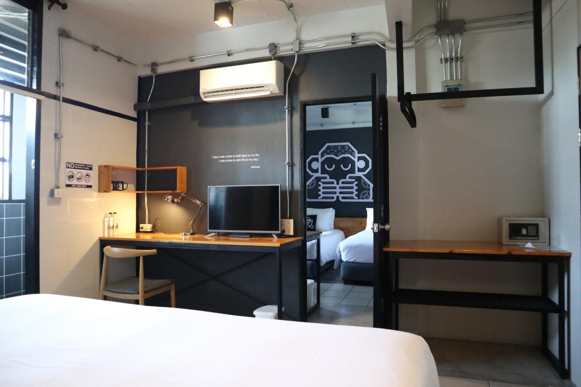 Blu Monkey Hub & Hotel Surat Thani Extérieur photo